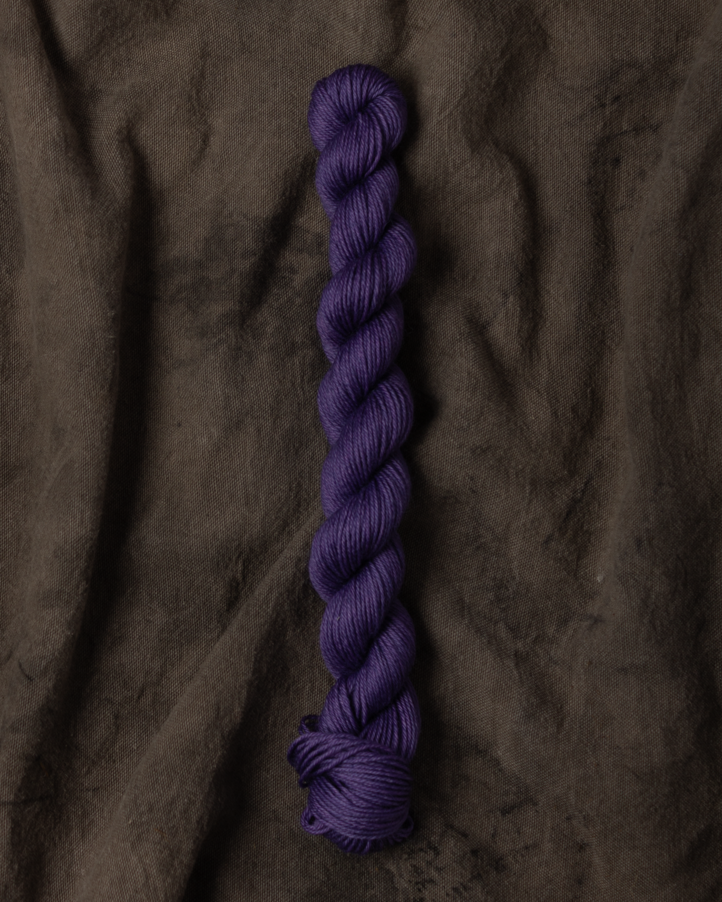 Haunted Macaron : 25 g Mini skein