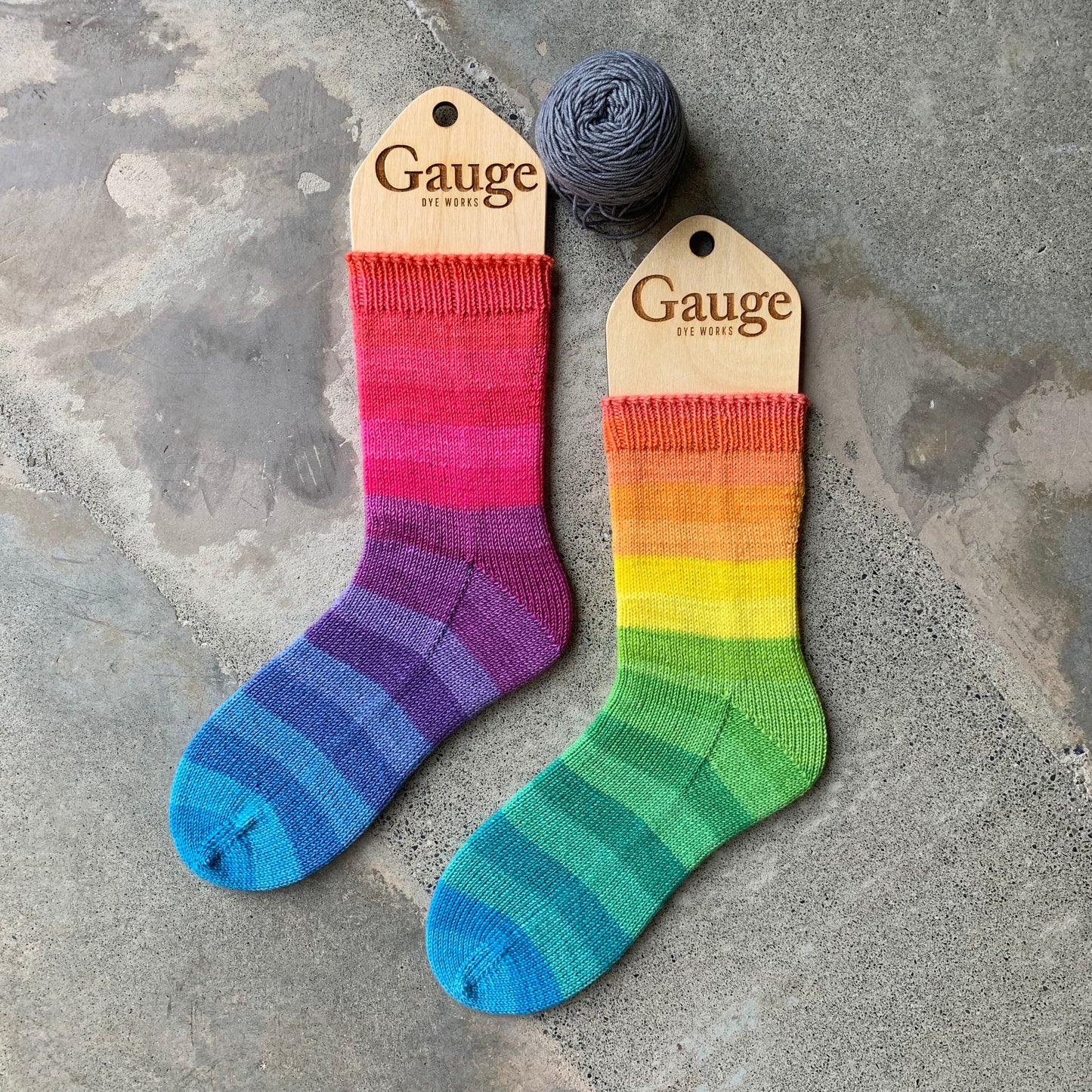 colourwheel sock yarn gauge dye works knitted socks