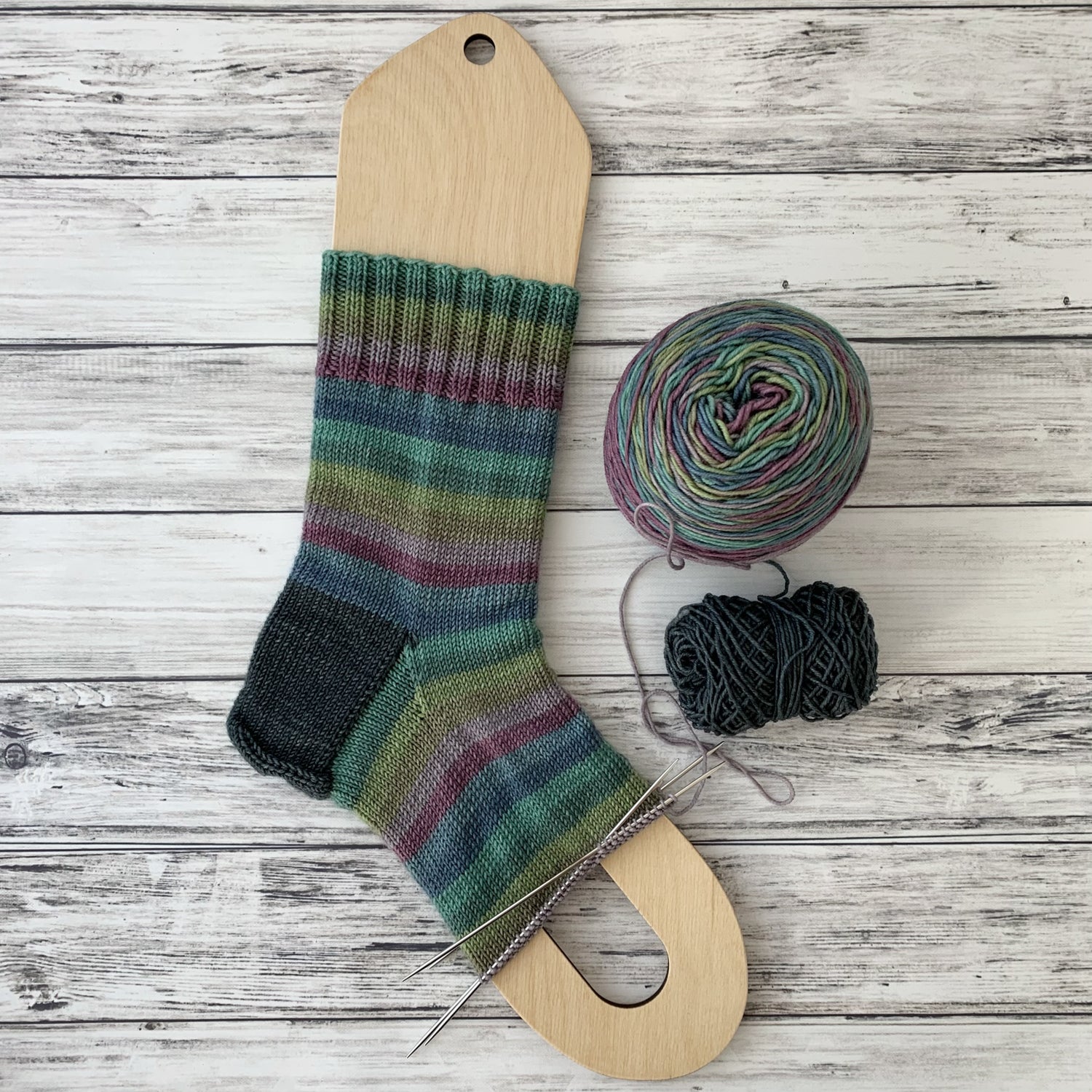 Siren Song self string sock knitting knit yarn wool gauge dye works
